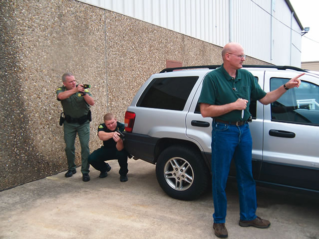 L Po0607 Feature Taser