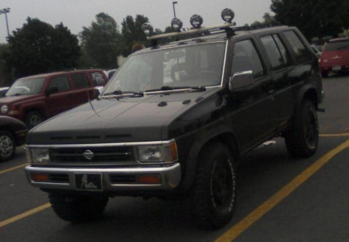 A 1993 Nissan Pathfinder similar to this one was used in the Times Square bombing attempt. Image via Wikimedia (Bull-Doser).