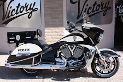 The Commander I, which is powered by a 106cc V-twin, generates 97 hp. The engine is air and oil cooled, and arrives with a multi-plate wet clutch.