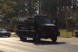 Houston PD SWAT responds to Lone Star College. Photo via @santi_281/Twitter.