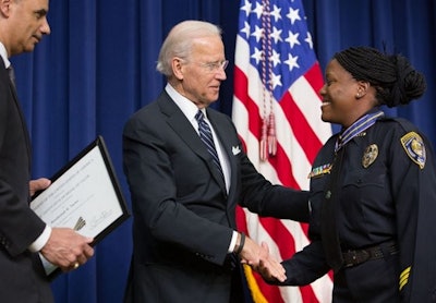 Vice President Joe Biden presents Officer Reeshemah Taylor with the Medal of Valor. Photo via White House.