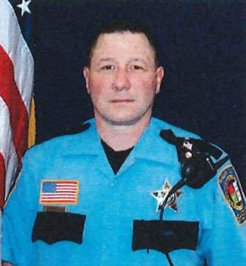 McHenry County, Ill., sheriff's deputy Dwight Maness died Monday from wounds he sustained 11 months ago. (Photo: McHenry County Sheriff)