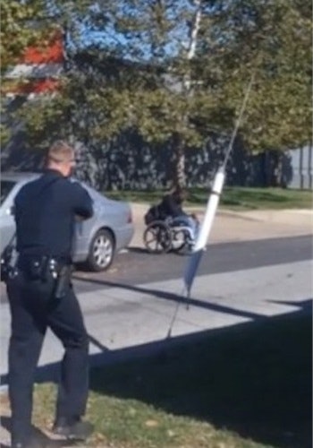 M De Police Shoot Man In Wheelchair 402x620