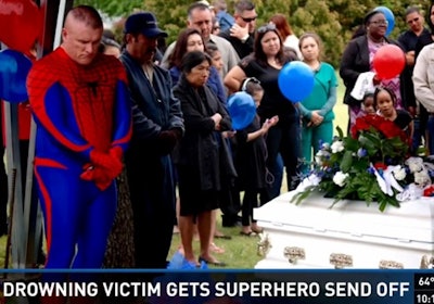 M 2016 04 14 1444 Spiderman Funeral 1