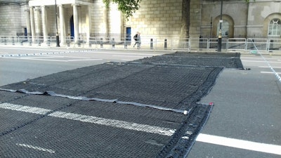 The British police are deploying anti-vehicle nets to prevent terror attacks. (Photo: London Metropolitan Police)