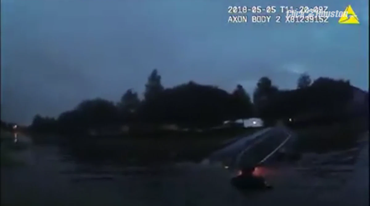 Texas Officers Rescue Woman from Sinking SUV | Police Magazine