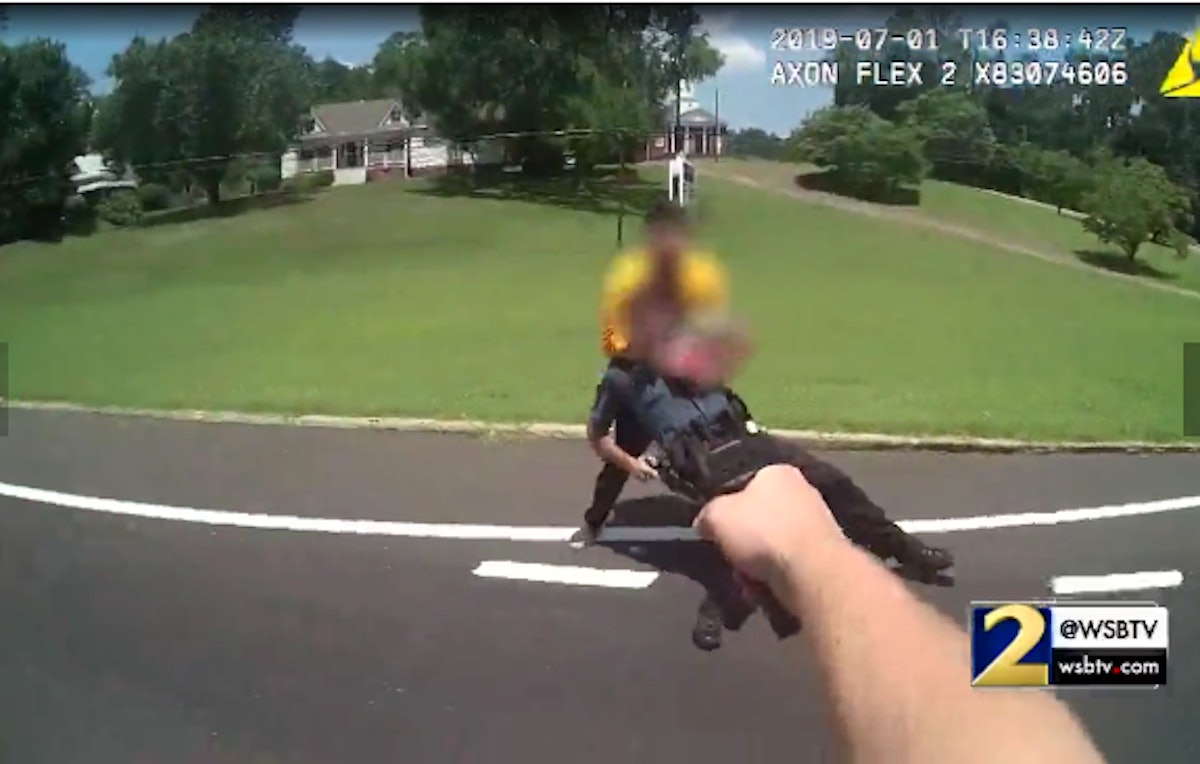 Video Ga Officers Plead With Knife Wielding Man For Minutes Before Fatal Shooting Police Magazine 9547