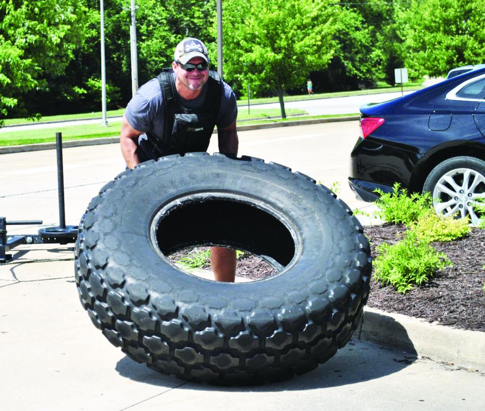 High intensity interval training (HIIT) is perfomed with extreme physical exercises lasting 30 to 60 seconds followed by two minutes of rest.