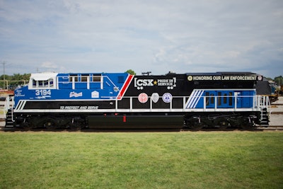 The CSX Transportation Company unveiled on social media images of a locomotive newly painted to honor law enforcement officers across the country.