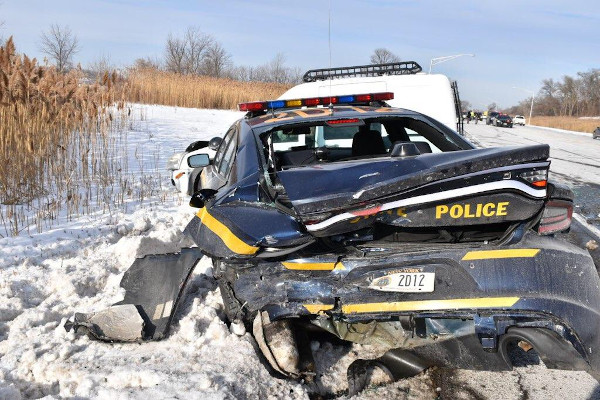 A New York State trooper was injured while investigating a traffic accident.