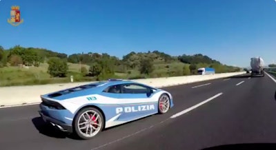 Italian State Police officers used a 5.2-liter, V-10 Lamborghini Huracan to drive a kidney 300 miles in two hours. (Photo: Italian State Police/Twitter)