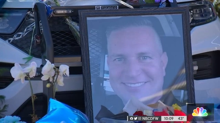 Part of the memorial for Mesquite, TX, Officer Richard Lee Houston II who was slain Friday responding to a disturbance at a grocery store. (Photo: NBCDFW screen shot)