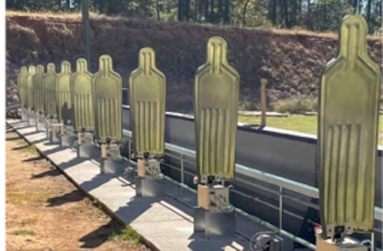 The InVeris QuikTurn 360 enables target identification threat/non-threat judgment training. It can be controlled with a tablet.