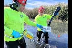 Detectives recover a shotgun found submerged in the Río Elqui River Wetlands, in Chili, by using a Pulse 8X underwater metal detector.