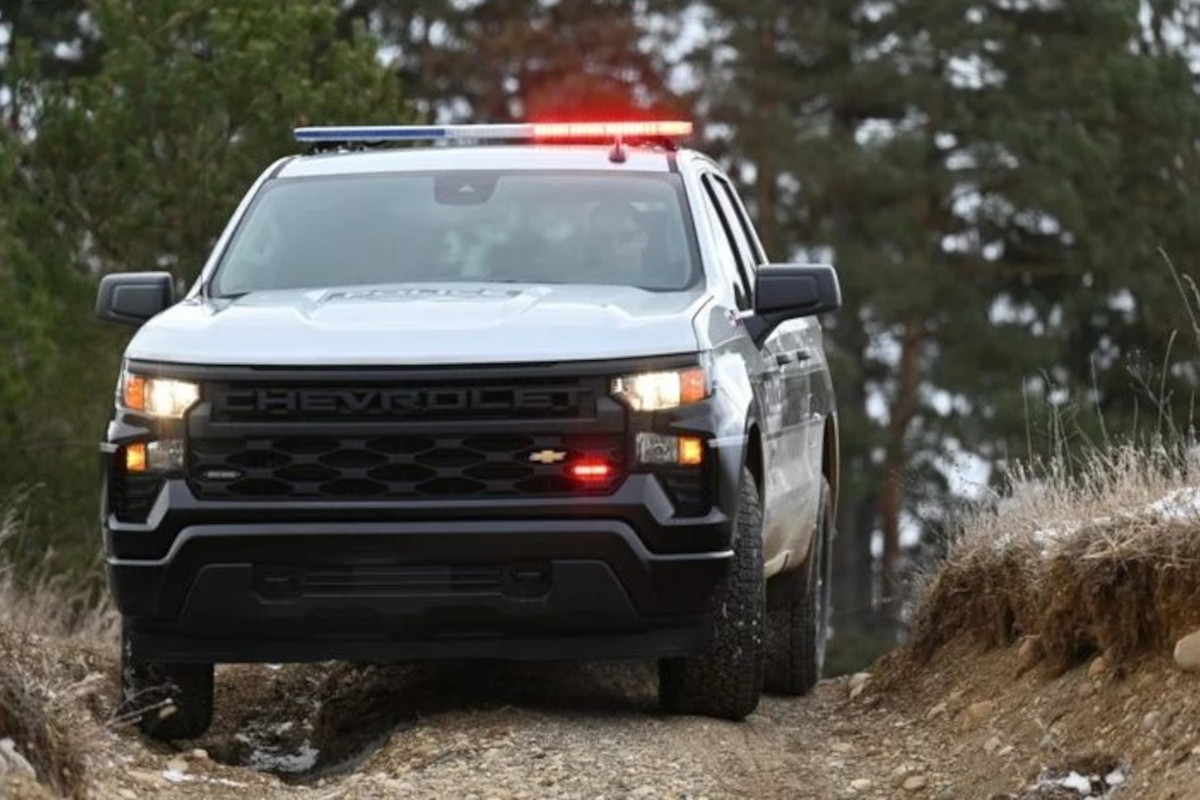 The 2023 Chevrolet Silverado PPV features a 355-horsepower 5.3L V-8 engine, standard 10-speed automatic transmission and Brembo brake front calipers with 16-inch rotors. (Photo: Chevrolet)