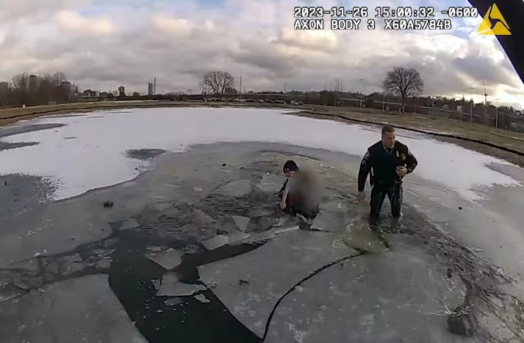 Minneapolis Officers Awarded Medals for Rescuing Child from Icy Pond