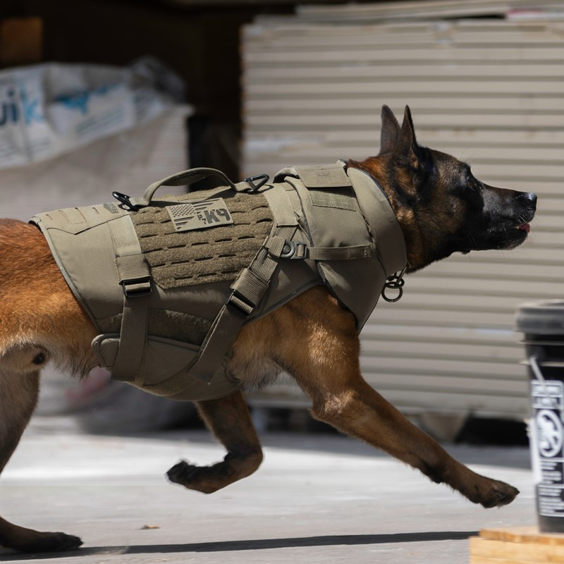 The yoke articulates and moves separately from the P7K9 vest to allow the dog’s head to move up and down.