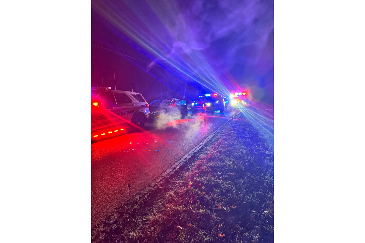 Williamson County (Illinois) Sheriff's deputies used their patrol SUVs to rescue a pregnant driver in an out of control vehicle.
